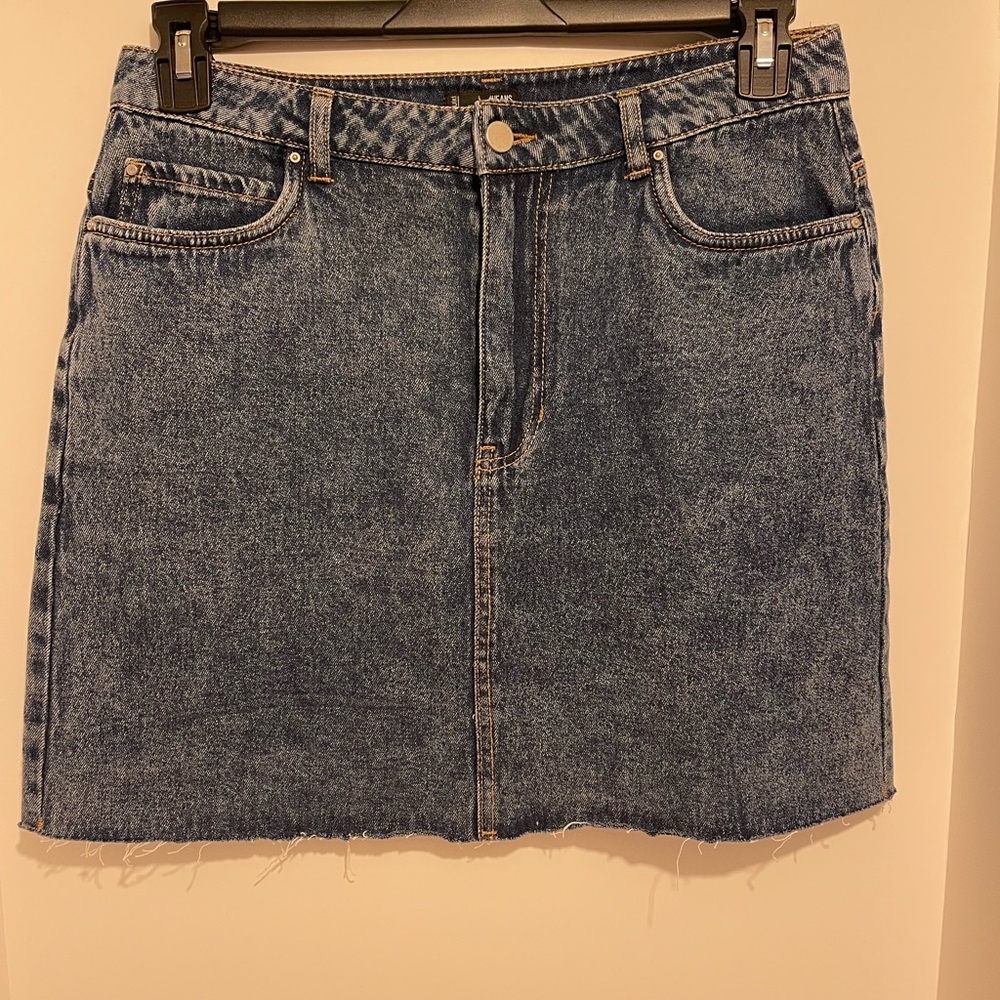 Zuiki Original Denim  Mini Skirt size EU 46” US 32” (XL) Med wash